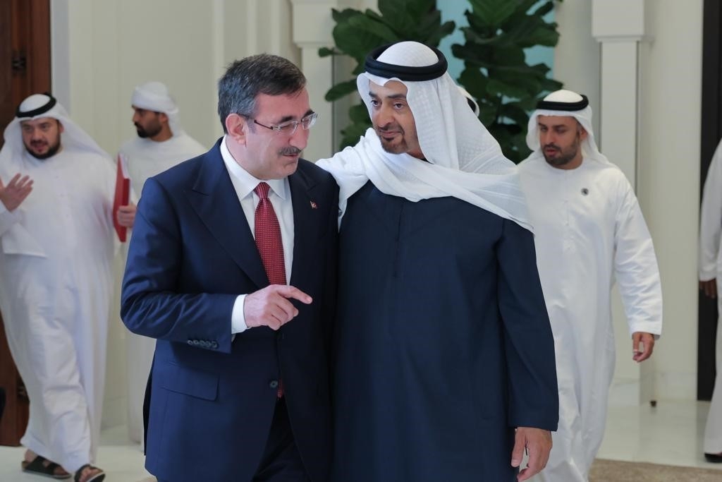 Cumhurbaşkanı Yardımcısı Yılmaz ve Bakan Şimşek, BAE Devlet Başkanı Nahyan ile bir araya geldi
