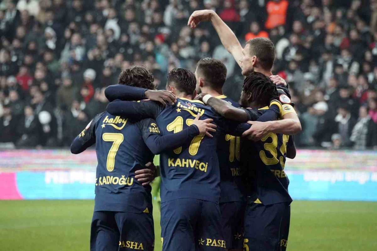 Fenerbahçe deplasmanda yenilmezlik serisini 7 maça çıkardı
