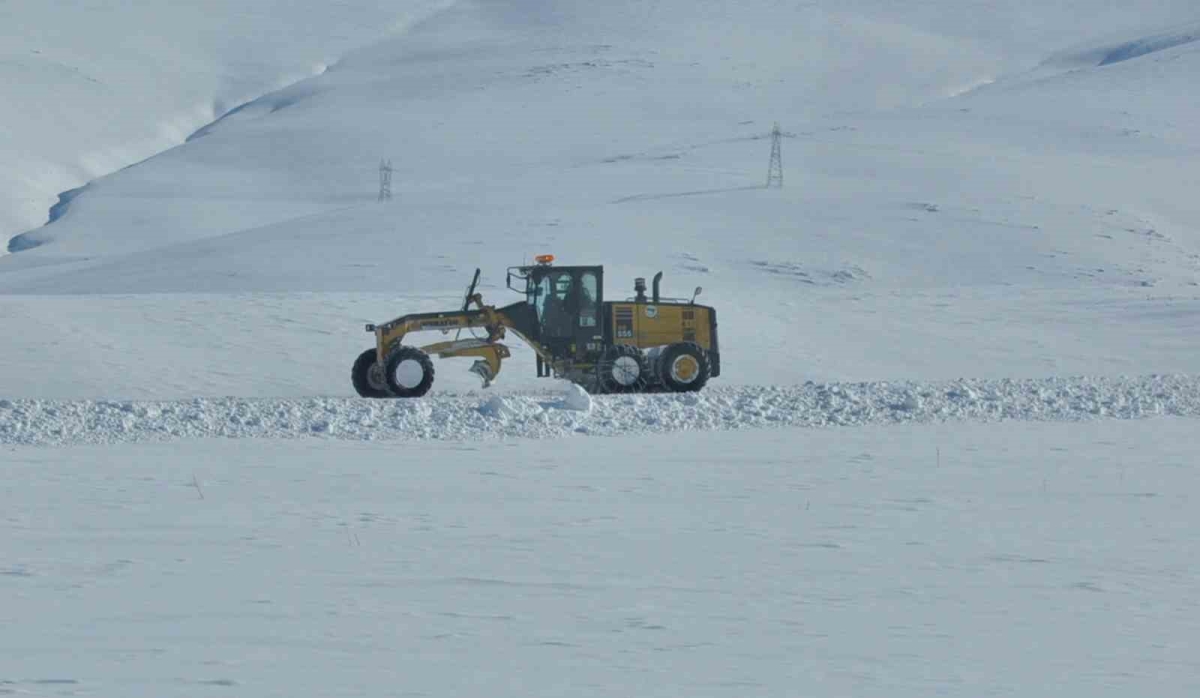 Kars’ta 33 köy yolu ulaşıma kapandı
