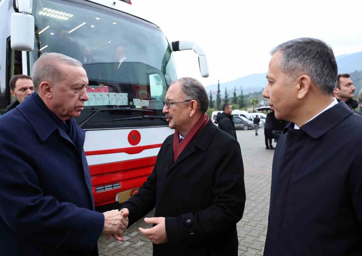 Cumhurbaşkanı Erdoğan, Hatay’da kura çekim ve konut teslim törenine katıldı

